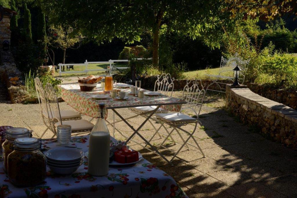 Les Rocailles De La Reine Bed & Breakfast Lamonzie-Montastruc Bagian luar foto
