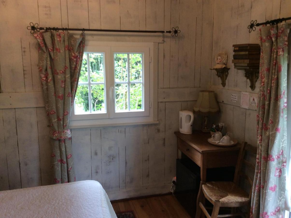 Les Rocailles De La Reine Bed & Breakfast Lamonzie-Montastruc Bagian luar foto