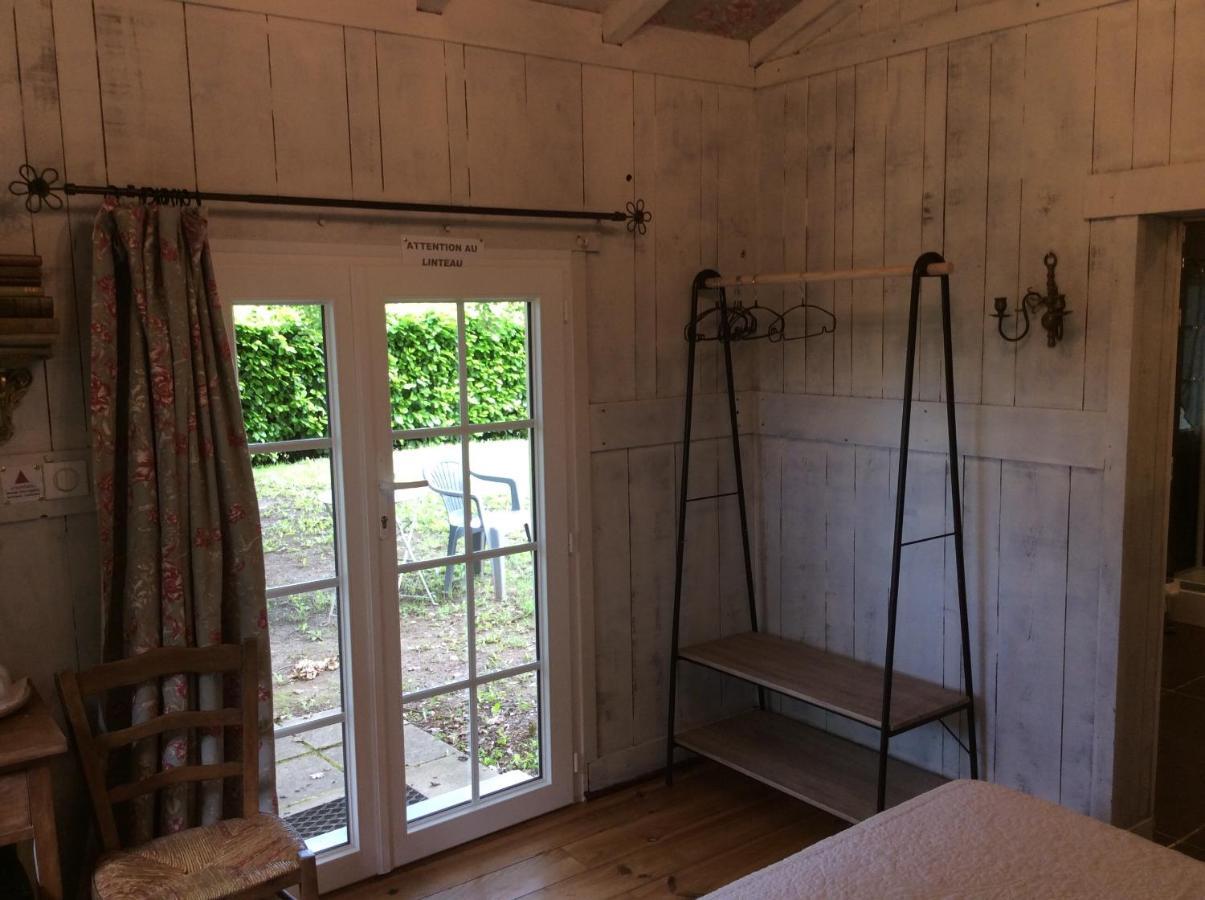Les Rocailles De La Reine Bed & Breakfast Lamonzie-Montastruc Bagian luar foto