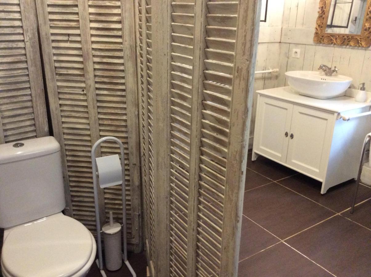 Les Rocailles De La Reine Bed & Breakfast Lamonzie-Montastruc Bagian luar foto